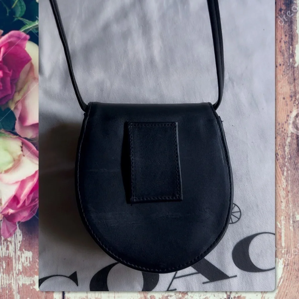 VINTAGE COACH BLACK HORSESHOE CROSSBODY /  BELT BAG 4857